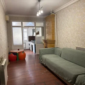 In Baku 100.0 m² apartment is for sale - Image 2