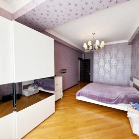 In Baku 90.0 m² apartment is for rent - Image 5