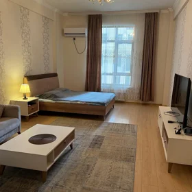 Baku-da 70.0 m2 mənzil kirayə verilir - Şəkil 2