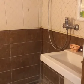 In Baku 50.0 m² house with 3.0 rooms is for rent - Image 3