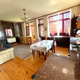 In Baku 210.0 m² house with 8.0 rooms is for rent - Image 3