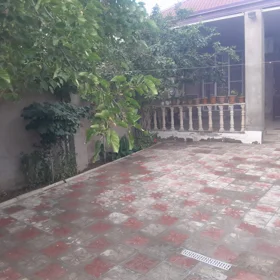 In Baku 150.0 m² house with 3.0 rooms is for sale - Image 2