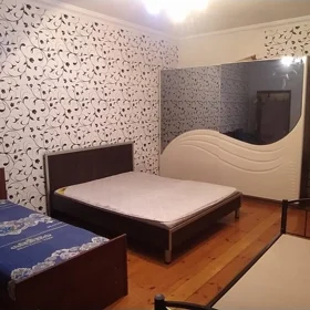 In Baku 440.0 m² house with 10.0 rooms is for sale - Image 2