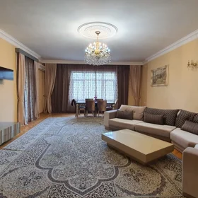 In Baku 220.0 m² apartment is for rent - Image 2