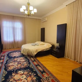 In Baku 220.0 m² apartment is for rent - Image 3