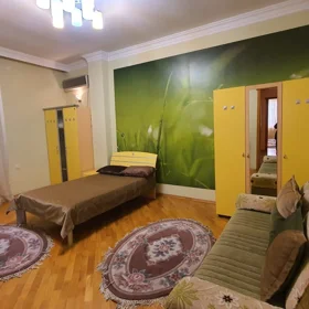 In Baku 220.0 m² apartment is for rent - Image 4