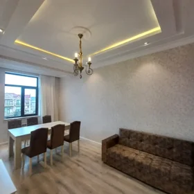 In Baku 90.0 m² apartment is for rent - Image 2