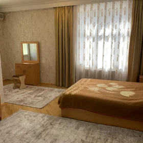 In Baku 200.0 m² apartment is for rent - Image 4