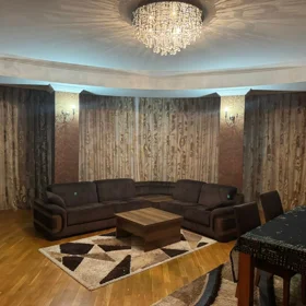 In Baku 200.0 m² apartment is for rent - Image 2