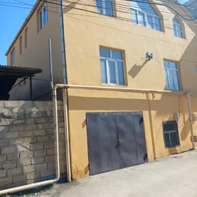 In Baku 220.0 m² house with 6.0 rooms is for sale - Image 4