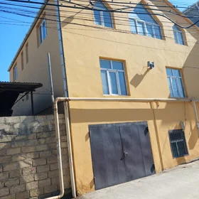 In Baku 220.0 m² house with 6.0 rooms is for sale - Image 5