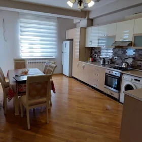 In Baku 130.0 m² apartment is for rent - Image 3