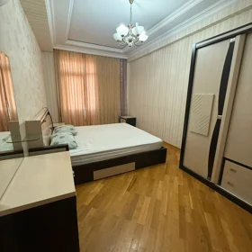 In Baku 80.0 m² apartment is for rent - Image 4