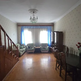 In Baku 100.0 m² house with 4.0 rooms is for rent - Image 2