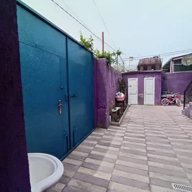 In Baku 100.0 m² house with 3.0 rooms is for sale - Image 2