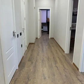 In Baku 130.0 m² apartment is for rent - Image 5
