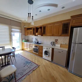 In Baku 90.0 m² apartment is for rent - Изображение 2