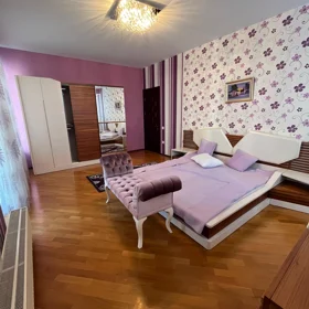 In Baku 190.0 m² apartment is for rent - Image 4