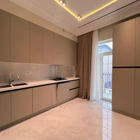 In Baku 200.0 m² apartment is for rent - Image 4
