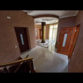 In Baku 470.0 m² house with 7.0 rooms is for rent - Image 4
