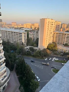 In Baku 70.0 m² apartment is for rent - Image 2