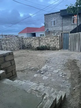 In Baku 90.0 m² house with 4.0 rooms is for sale - Image 3