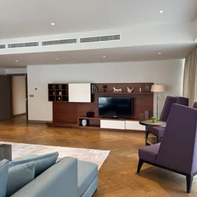 In Baku 420.0 m² apartment is for rent - Image 2