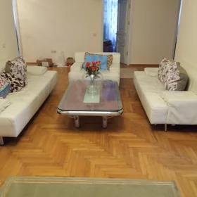 In Baku 150.0 m² apartment is for sale - Image 2