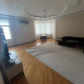 In Baku 110.0 m² apartment is for sale - Image 3