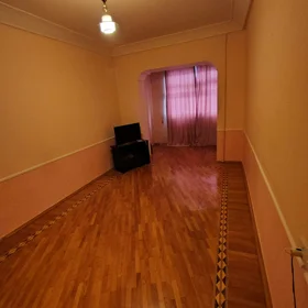 In Baku 70.0 m² apartment is for rent - Image 2