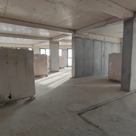In Baku 178.0 m² apartment is for sale - Image 2