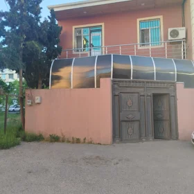 In Khirdalan 200.0 m² house with 5.0 rooms is for sale