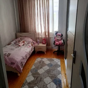 In Khirdalan 200.0 m² house with 5.0 rooms is for sale - Image 4