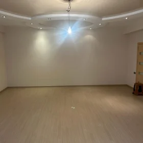 In Baku 210.0 m² apartment is for sale - Image 4