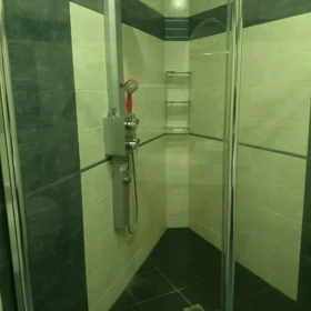 In Baku 210.0 m² apartment is for sale - Image 5