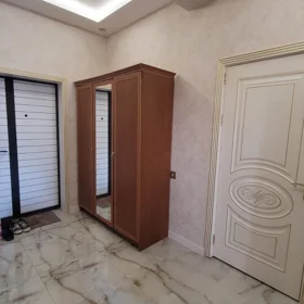 In Baku 70.0 m² apartment is for rent - Image 3
