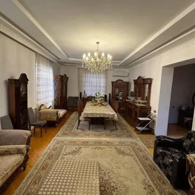 In Baku 260.0 m² house with 6.0 rooms is for sale - Image 4