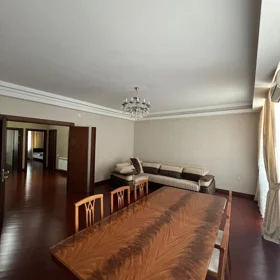 In Baku 138.0 m² apartment is for rent - Image 2