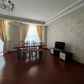 In Baku 138.0 m² apartment is for rent - Image 4