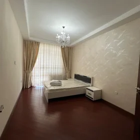 In Baku 138.0 m² apartment is for rent - Image 5
