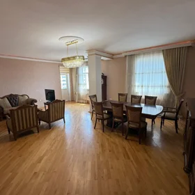 In Baku 155.0 m² apartment is for rent - Image 2