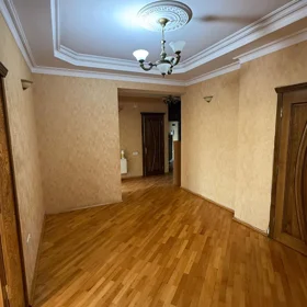 In Baku 155.0 m² apartment is for rent - Image 3