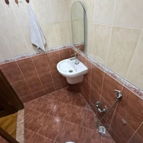 In Baku 155.0 m² apartment is for rent - Image 4