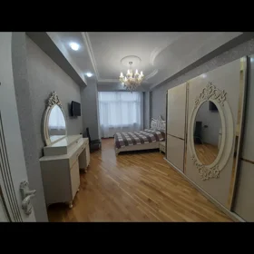 In Baku 100.0 m² apartment is for sale - Image 4