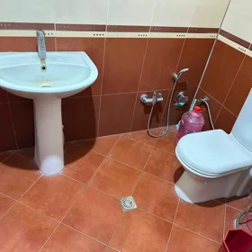In Baku 150.0 m² apartment is for rent - Image 5