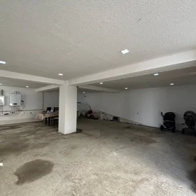 In Baku 300.0 m² house with 4.0 rooms is for sale - Image 3