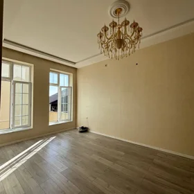 In Baku 300.0 m² house with 4.0 rooms is for sale - Image 5