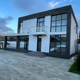 In Baku 380.0 m² house with 5.0 rooms is for sale - Image 4