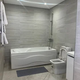 In Baku 110.0 m² apartment is for rent - Image 5