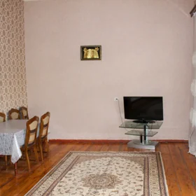 In Baku 96.0 m² apartment is for rent - Image 2